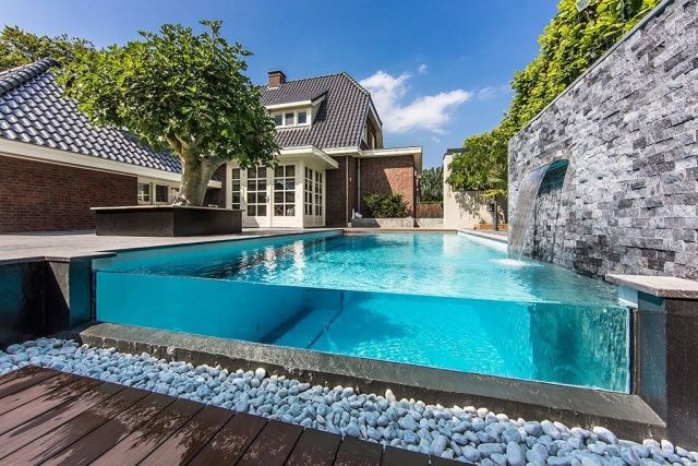 تصميم حديث - حمام سباحة - فايبر جلاس - جدران جانبية شفافة - شلال