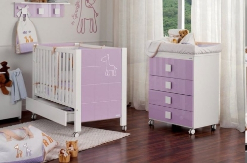 11 فكرة لتغيير أثاث غرفة الطفل باللون الأرجواني