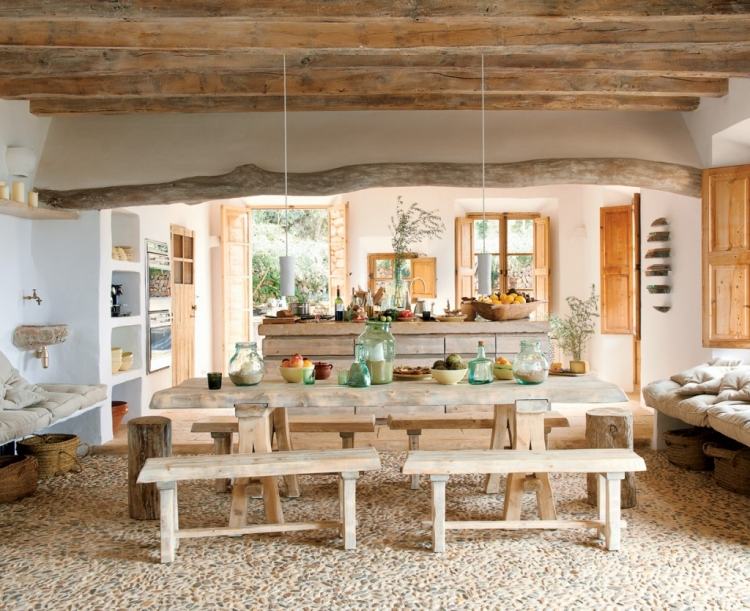 غرفة طعام - داخلية - ريفية - سفرة - طاولة - خشب - مقاعد - عوارض خشبية