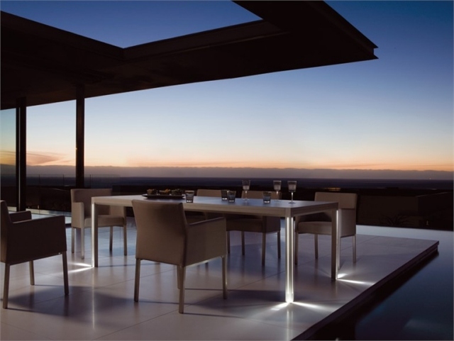 تصميمات طاولات الحدائق إضاءة أقدام قابلة للتمديد LUNA MANUTTI