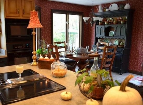 أفكار تزيين المطبخ جزيرة اليقطين الخريف في داخل المطبخ