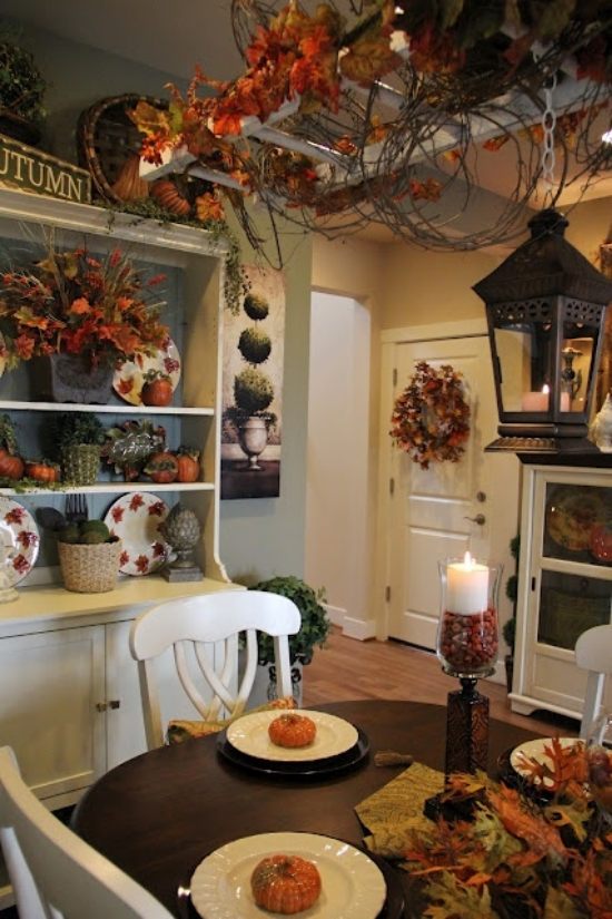 أوراق الشجر الملونة أفكار الديكور الخريف في داخل المطبخ