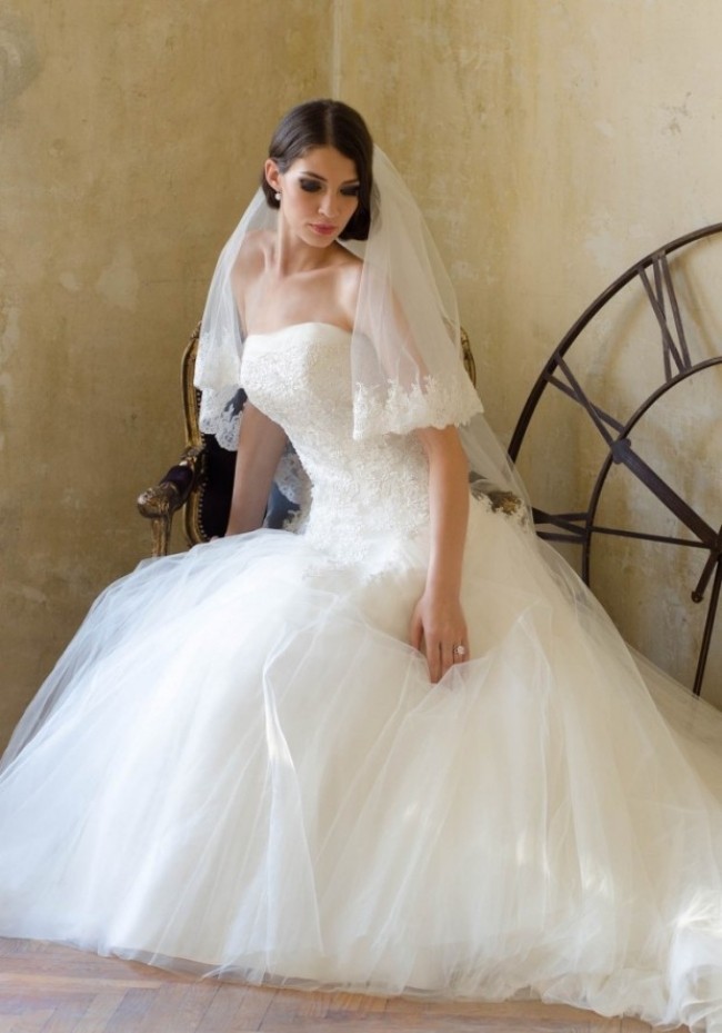 فستان زفاف بفتحة رقبة مستقيمة وطراز عتيق وشيفون