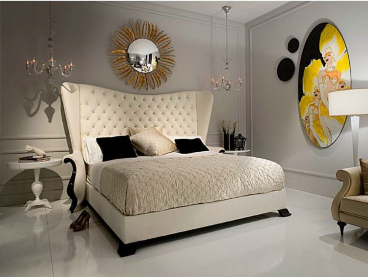 تصميم أثاث غرفة النوم - سرير منجد - أبيض - جدار - فلوري - قلادة - مصباح - مرآة مستديرة