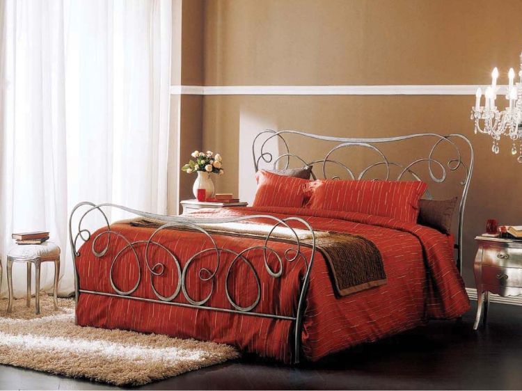 تصميم-أثاث-غرفة نوم-رمادي-سرير-أحمر-بياضات-سرير-بني-أرضية-بيج-سجاد-حائط