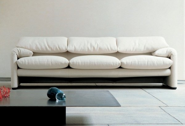 تصميم مقعد أريكة من الجلد- Vico Magistretti- أبيض maralunga-cassina