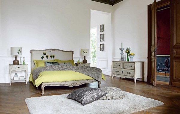 أفكار تأثيث غرفة نوم تسريحة سرير بأسلوب عصر النهضة