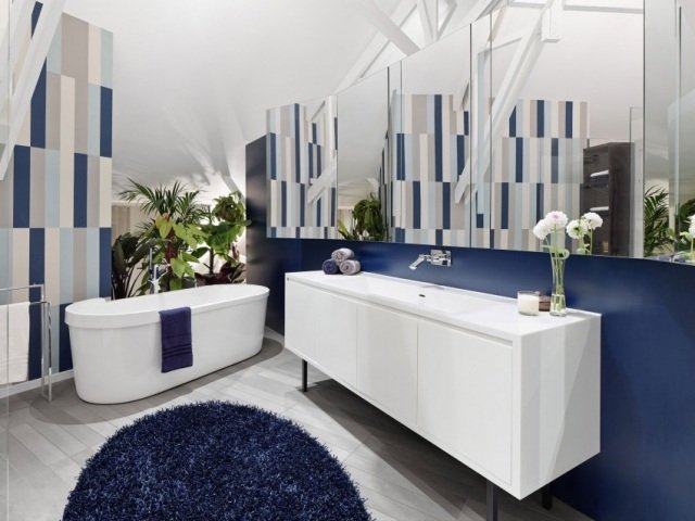 حمام - ظلال - بلاط - أزرق - أبيض - مغسلة - خزانة - حوض