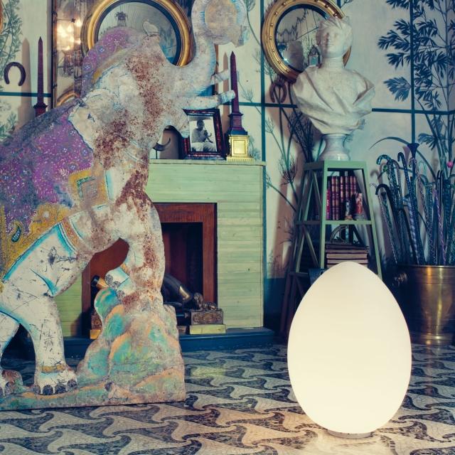 مصباح أرضي على شكل بيضة - تصميم إضاءة غير مباشرة - فونتانا أرتيا