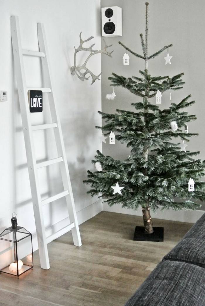 أفكار تزيين شجرة عيد الميلاد ديكورات الاسكندنافية البيضاء