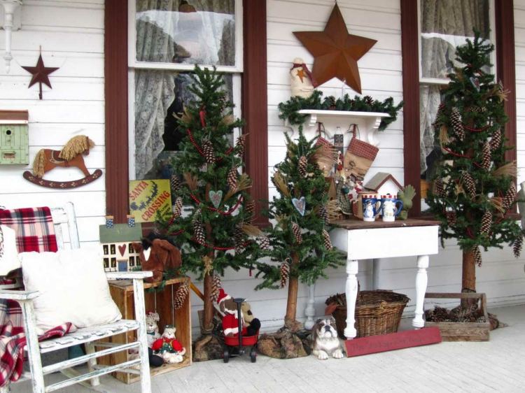 أفكار زينة عيد الميلاد في الهواء الطلق شرفة ريفي الجوارب tannenbaeume نجمة