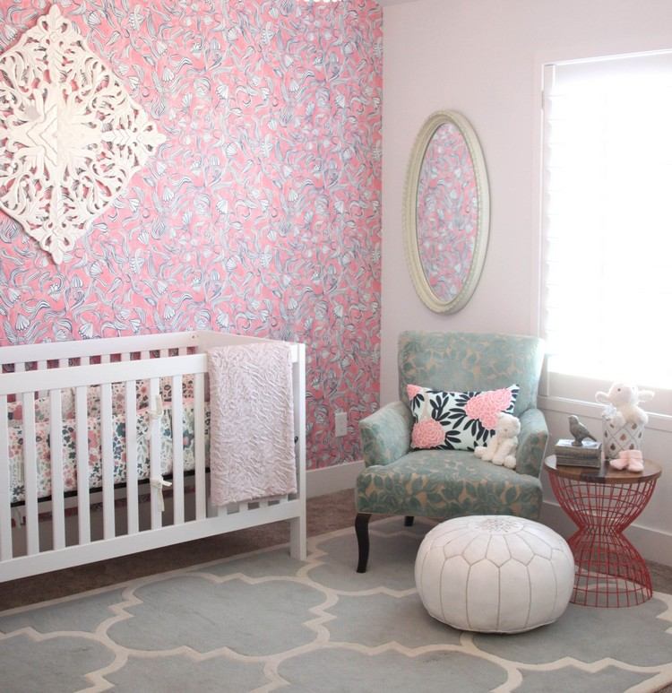 غرفة اطفال-تصميم-بنات-وردي-ورق حائط-ابيض-سرير-اطفال-نعناع-اخضر-لهجات