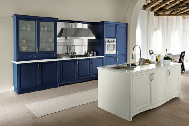 مطبخ صغير أبيض مطبخ جزيرة فكرة التصميم الكلاسيكي