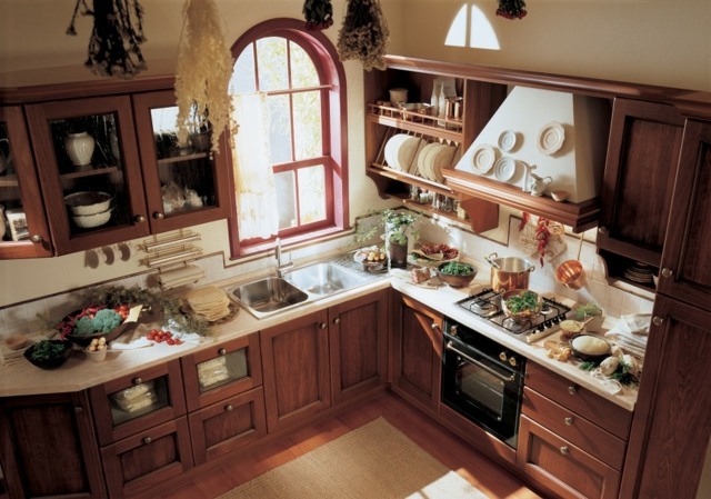 مطبخ زاوية ، واجهات خشبية ، أدوات مطبخ مدمجة ، واجهات إطار
