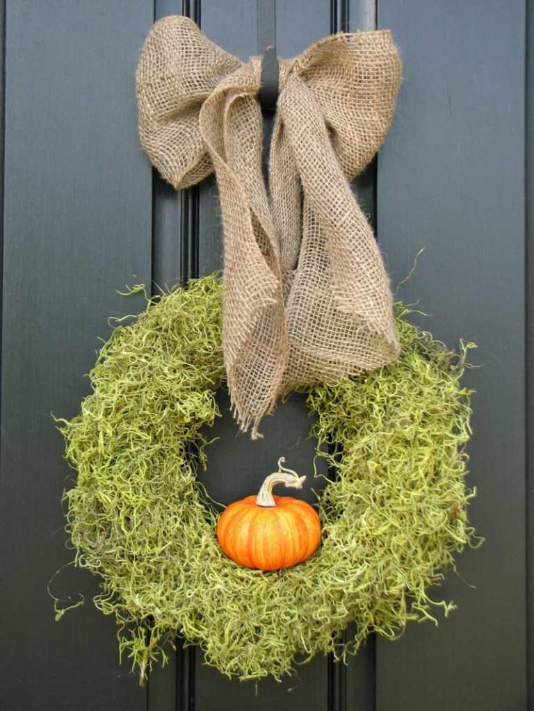 أفكار الخريف إكليل الباب الطحلب ببساطة إلهام DIY اليقطين إلى نسيج الكتان