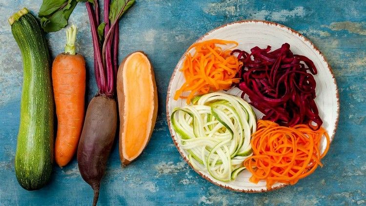 بدائل المعكرونة بالخضروات وصفات عشاء منخفض الكربوهيدرات