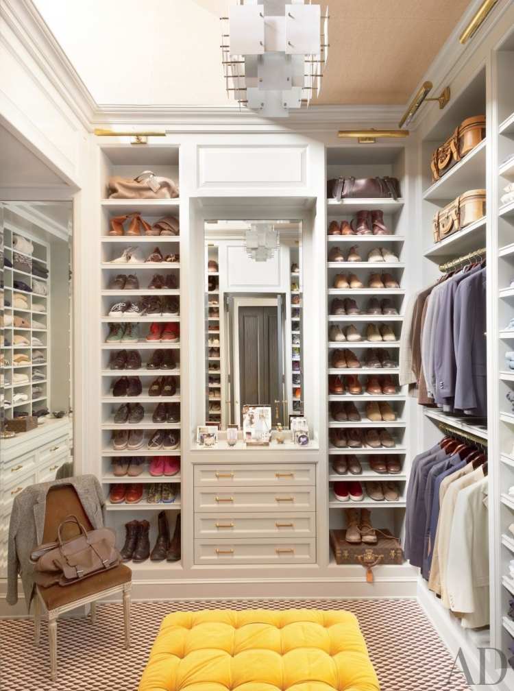 غرفة الملابس - تصميم - رفوف الأحذية - المرآة