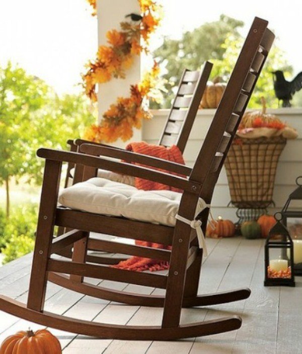 الديكور الخريف خارج القرع كرسي هزاز الخشب البرتقالي