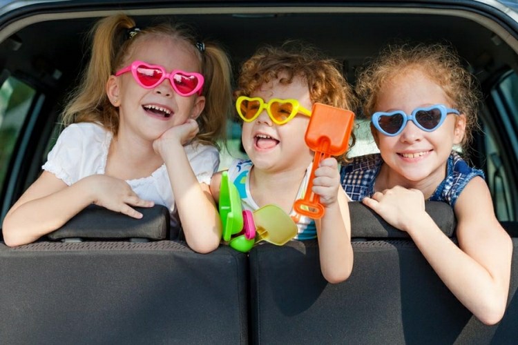 العاب سيارات للاطفال بنت-ولد-سياقة-بحر-نظارة-قلب-رمل-العاب ملونة
