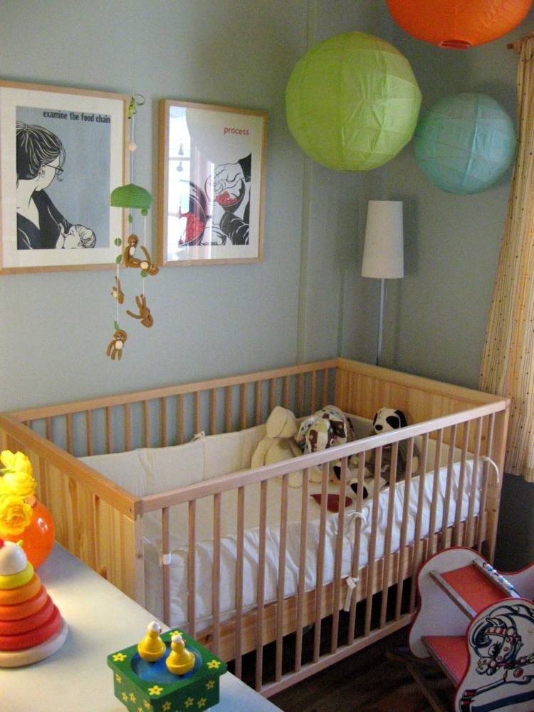 غرفة الطفل تزيين سرير الطفل الملونة فوانيس خشبية ملونة ورقة جدار الفن