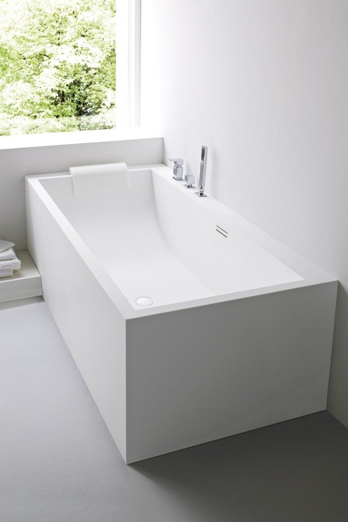 حوض استحمام حديث - أبيض - حوض استحمام - به - مستطيل - تصميم - مسند ظهر
