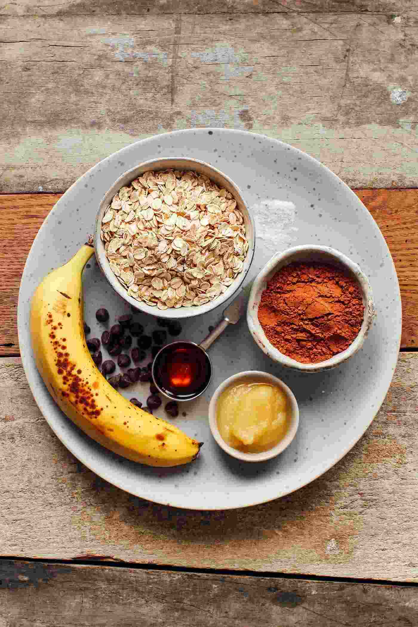وصفة دقيق الشوفان المخبوز ، نباتي الموز ، عصير التفاح ، أفكار الإفطار الصحية