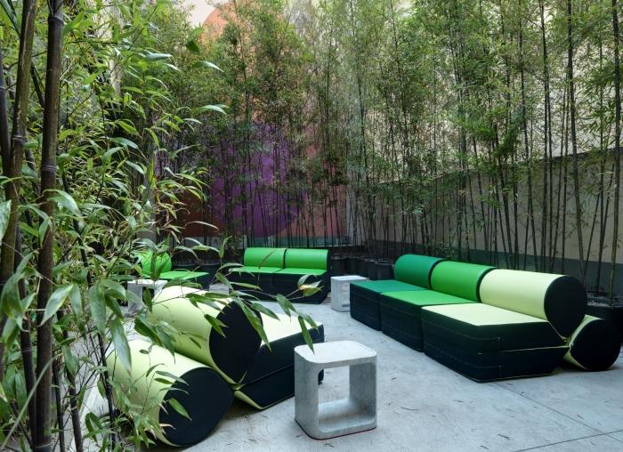 يوفر Bamboo-in-the-garden-حماية للرياح والخصوصية-لمجموعة-الجلوس