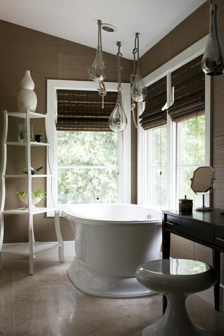 الستائر الدوارة الخيزران تصميم الحمام الحديثة خمر حوض الاستحمام رمادي لون الجدار