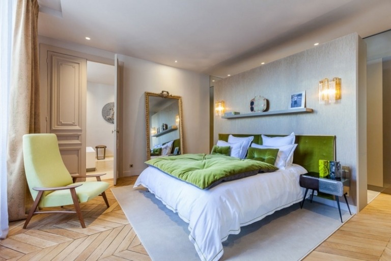 الباروك-يجتمع-الحديث-باريس-غرفة نوم-سرير-باركيه-أرضية-رمادي-أخضر-مخمل