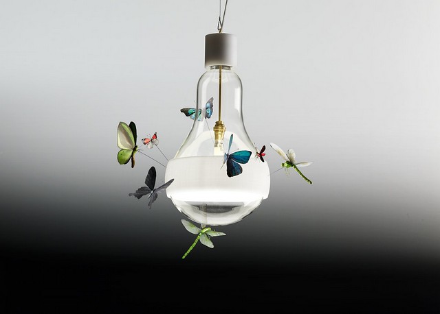 مصباح مزين بمصباح انارة حديث للحشرات