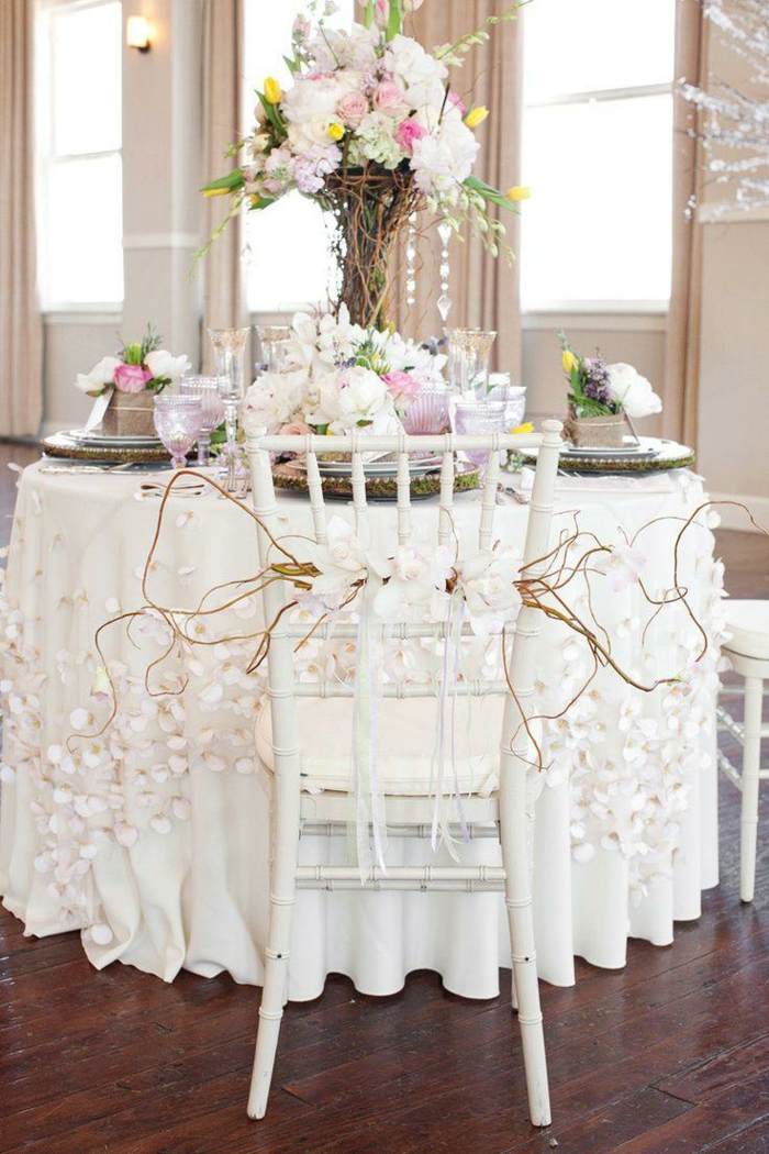 رومانسية الزفاف الديكور الأبيض فكرة باقة الوردي
