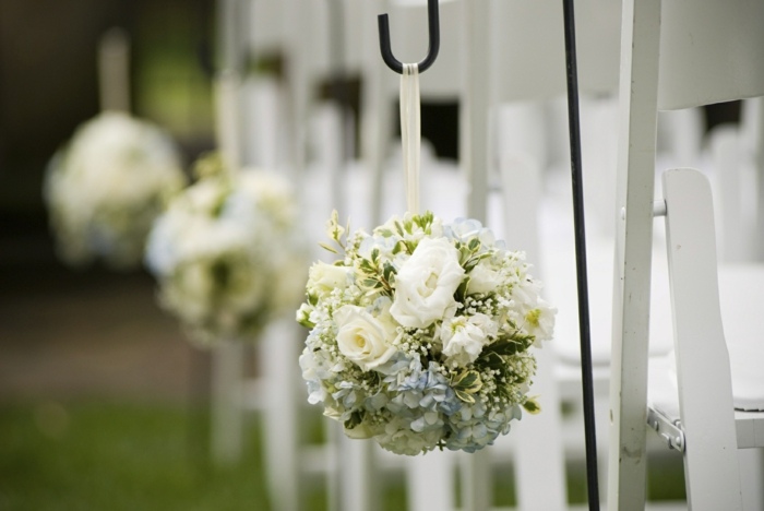 كرسي الزفاف الديكور الورود البيضاء الزهور شنقا