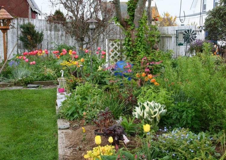قم بإنشاء حديقة الربيع بالزهور
