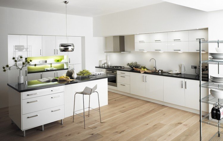 كسوة أرضية للمطبخ - مظهر خشبي - حديث - جزيرة المطبخ - قاعدة بيضاء - خزانات - خزانات مثبتة على الحائط
