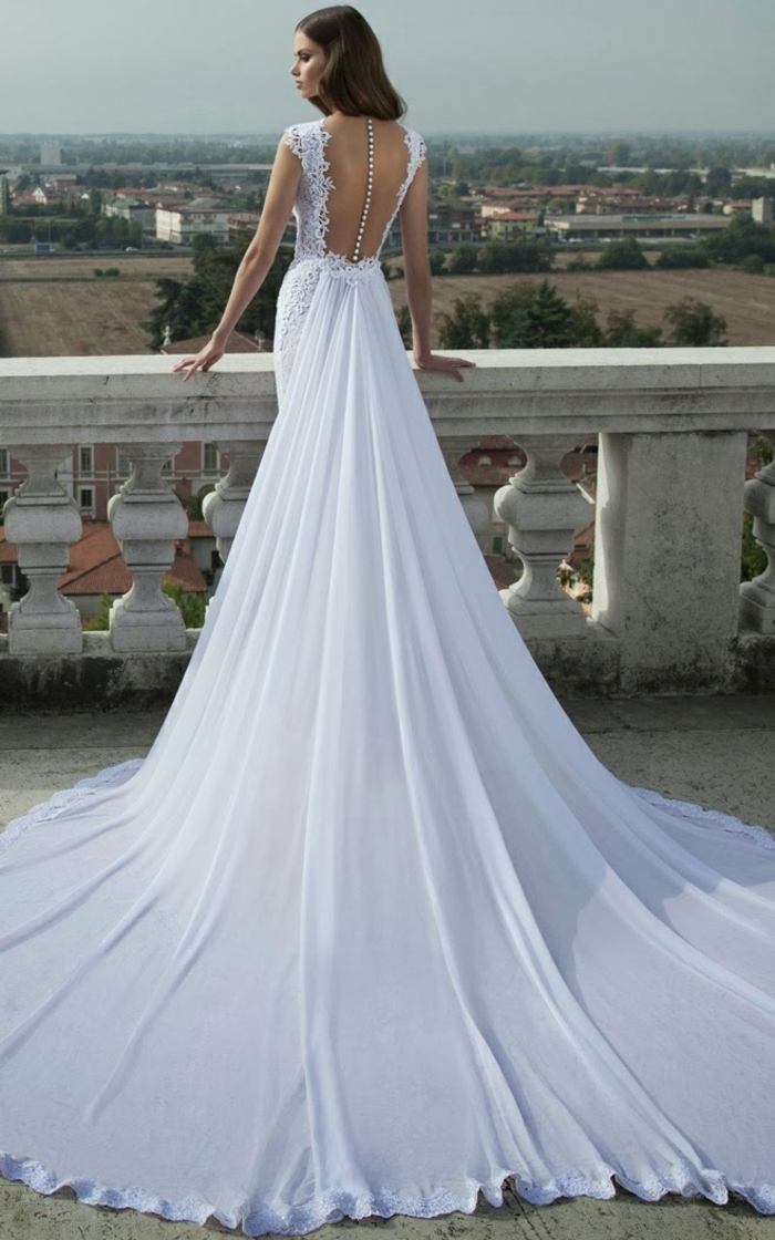 فستان زفاف بطول الأرض من الشيفون والدانتيل