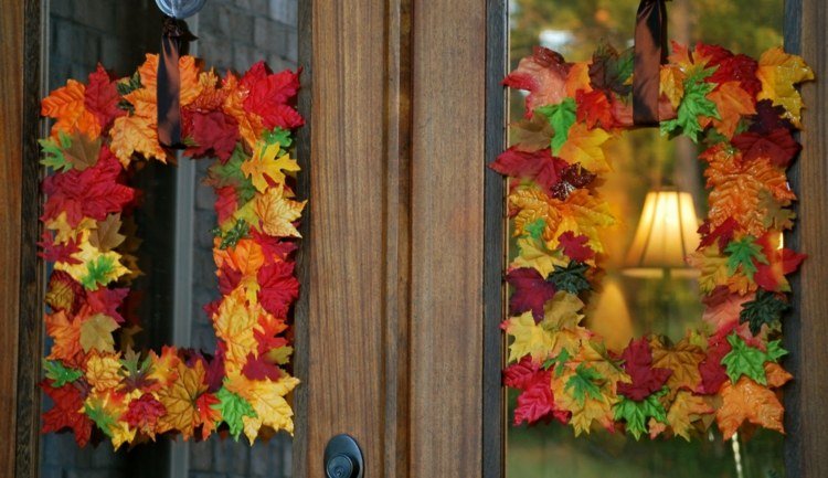 الديكور مع أوراق الخريف مرآة الإطار تصميم الألوان الملونة