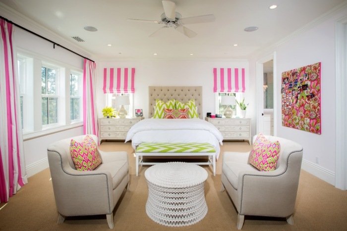 غرفة للمراهقات - منطقة جلوس - تصميم - سرير منجد - لمسات باللون الوردي