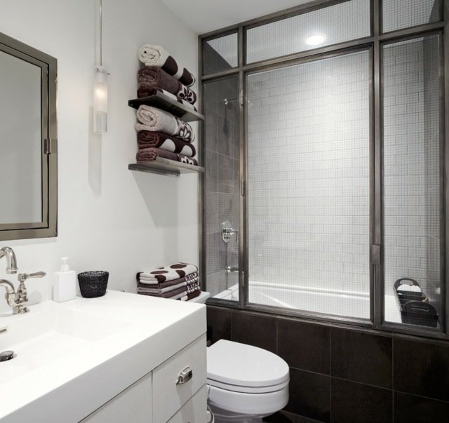 حوض الاستحمام الغرور مرآة الحائط المرحاض