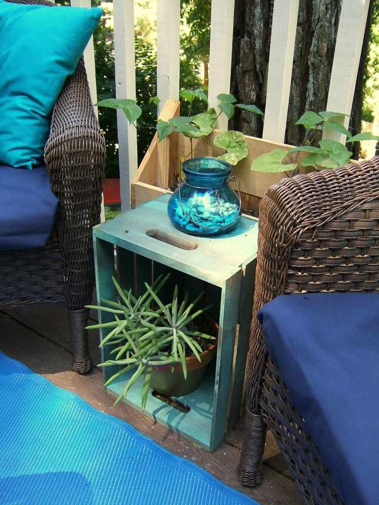 ديكور - تراس - حديقة - طاولة جانبية - صندوق خشبي - شرائحي - أزرق - عفا عليه الزمن - عصارة