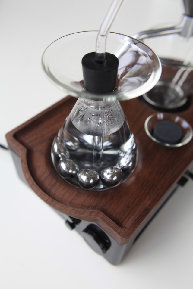 ابتكار-إنذار-اختراع آلة القهوة لشاربي القهوة