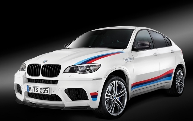 سيارة BMW X6 M Design Edition 2014 بيضاء