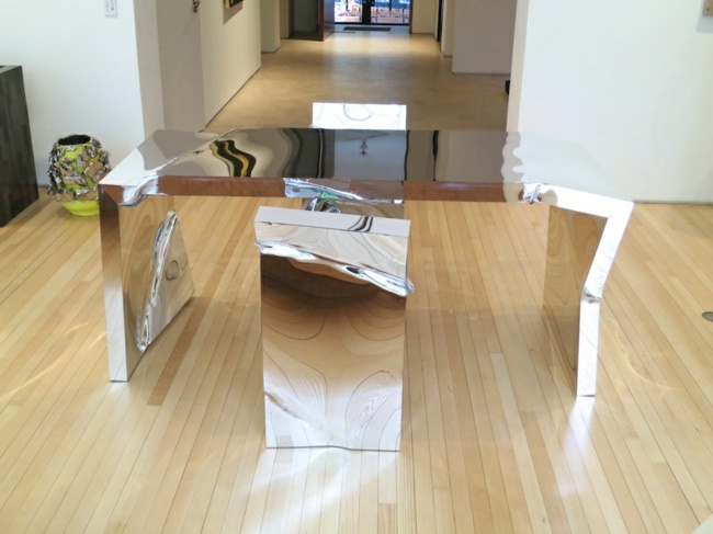 أثاث المكاتب الحديثة طاولة كرسي الاكريليك تصميم الأرضيات الخشبية