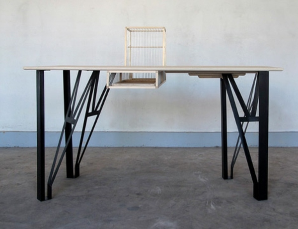 طاولة خشبية ارجل معرض قفص العصافير بلجيكا