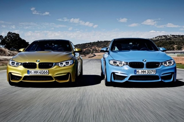 M3 2014 ديناميكيات أداء السيارة الرياضية باللون الأزرق والأصفر الأمامي