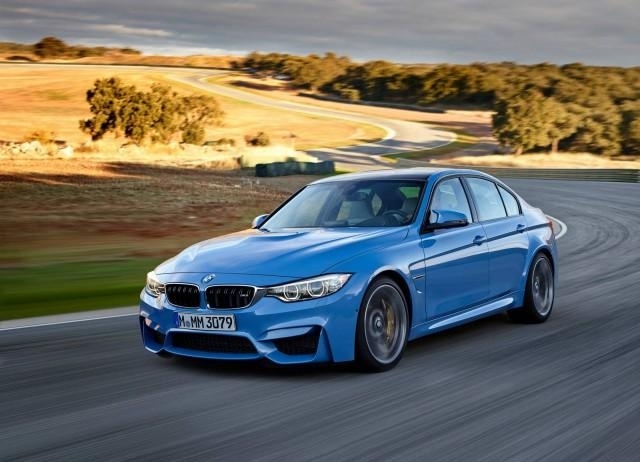 طراز BMW M3 2014 الجديد يقود بسرعة ديناميكية