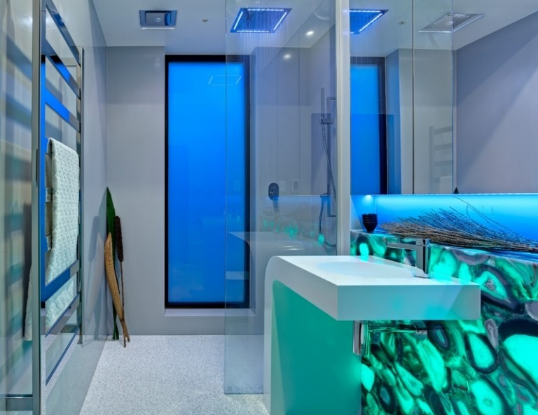 تصميم الحمام - افكار للحمام - بلاستيك - اضاءة - حمام صغير - فاخر
