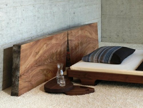 سرير خشب متين من Ing.design