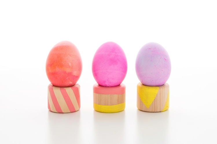 كوب بيض لبيض عيد الفصح - حلقة خشبية - لوحة - اصفر - وردي - هندسي