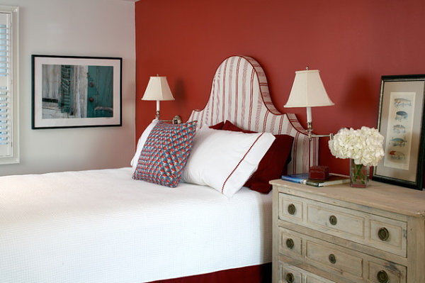 أفكار تجديد بسيطة جدار غرفة نوم لون المرجان