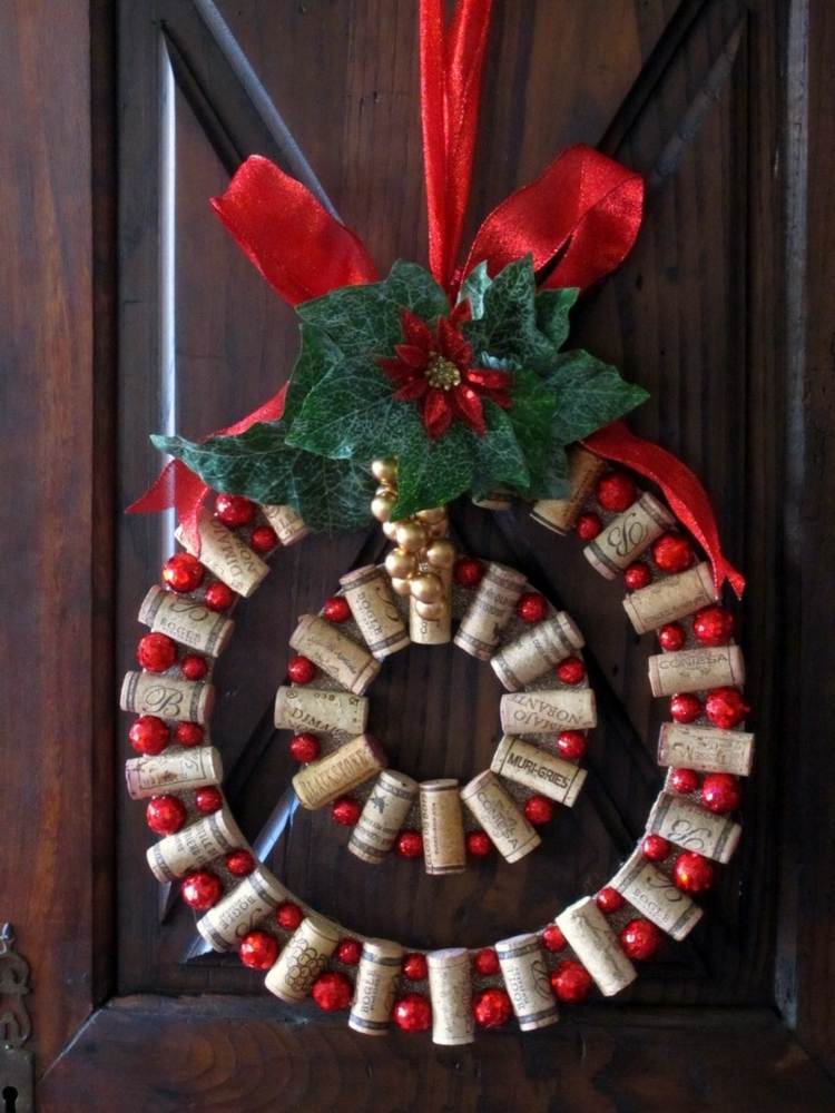 زينة عيد الميلاد من الفلين DIY إكليل الباب التوت الأحمر والأخضر